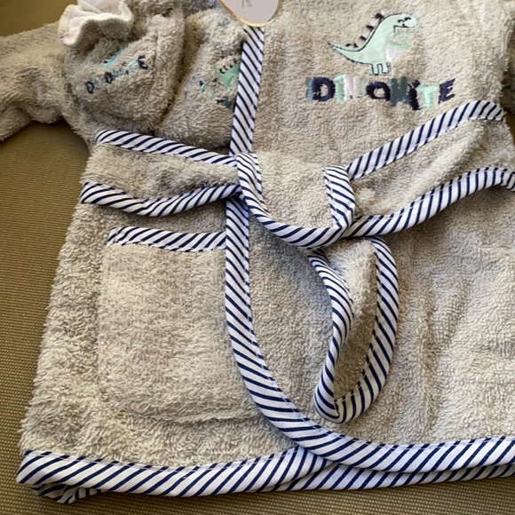NWT newborn bathrobe and slippers, all cotton - Picture 5 of 6
